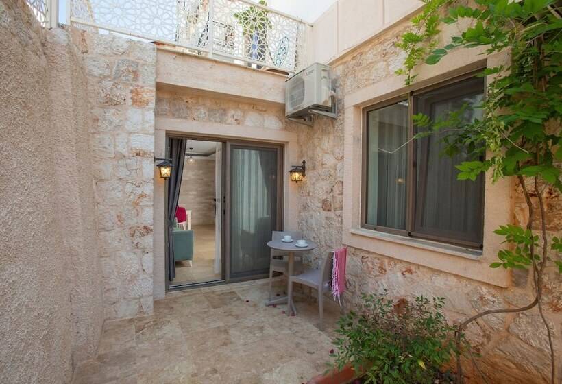 Cedrus Suites