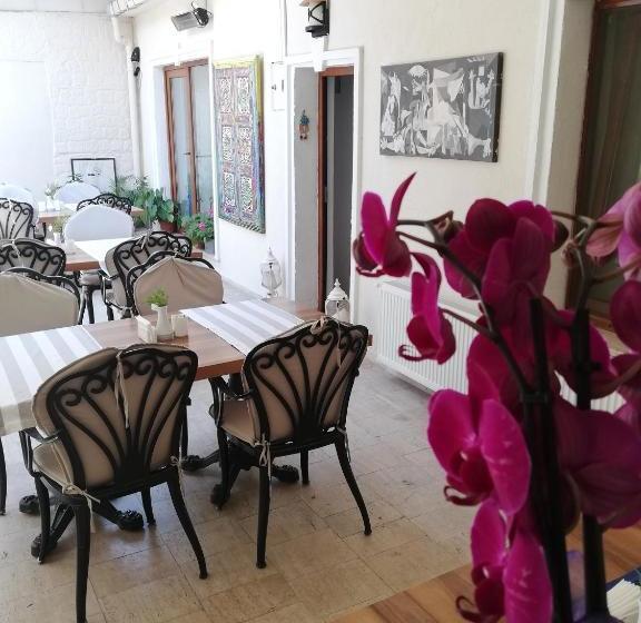 Daffne Otel