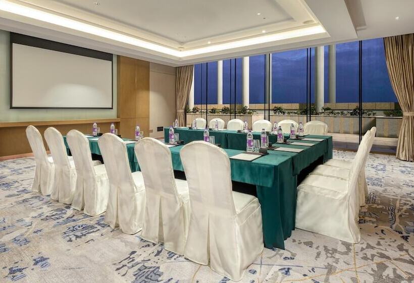 هتل Crowne Plaza Beihai Silver Beach, An Ihg