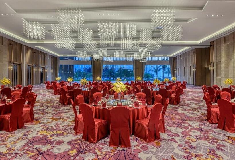 هتل Crowne Plaza Beihai Silver Beach, An Ihg