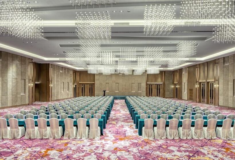 هتل Crowne Plaza Beihai Silver Beach, An Ihg