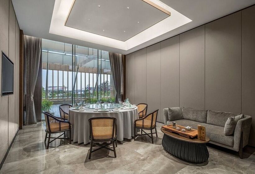 هتل Crowne Plaza Beihai Silver Beach, An Ihg