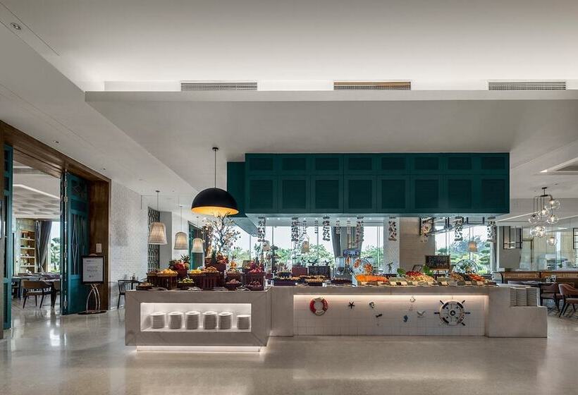 هتل Crowne Plaza Beihai Silver Beach, An Ihg