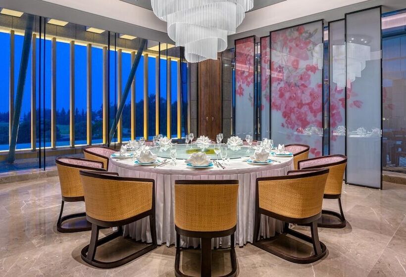 هتل Crowne Plaza Beihai Silver Beach, An Ihg