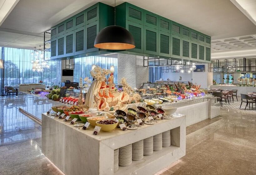 هتل Crowne Plaza Beihai Silver Beach, An Ihg