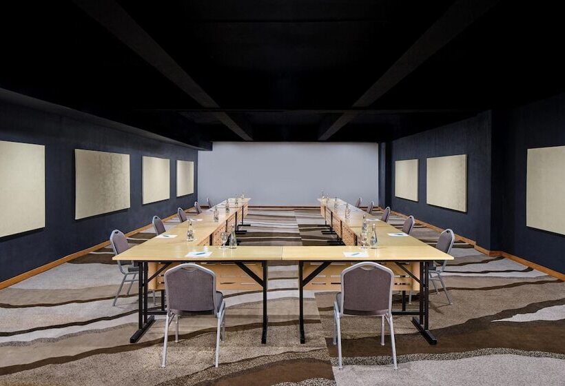 هتل Four Points By Sheraton Balikpapan