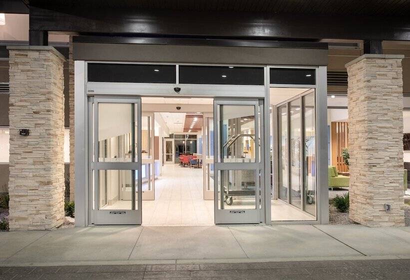 בית מלון כפרי Holiday Inn Express & Suites   Ely, An Ihg