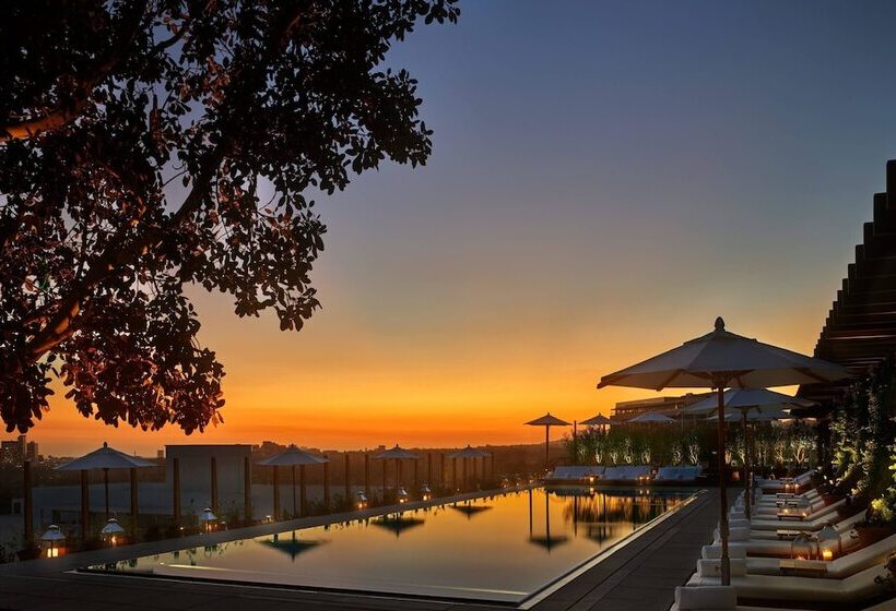 هتل The West Hollywood Edition