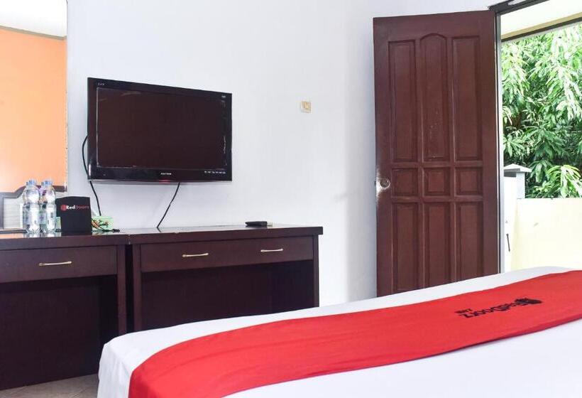 Пансион Reddoorz Plus @ Tirta Kencana