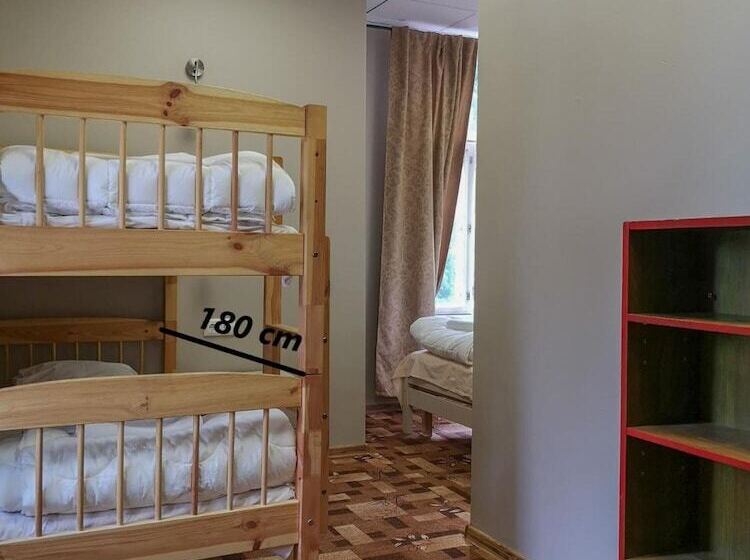 پانسیون Villa Kadriorg Hostel
