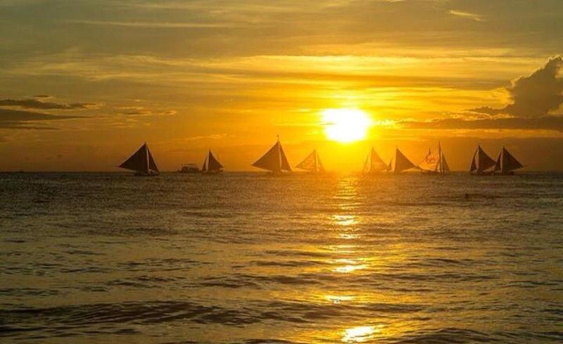 تختخواب و صبحانه Blue Coral Resort Boracay