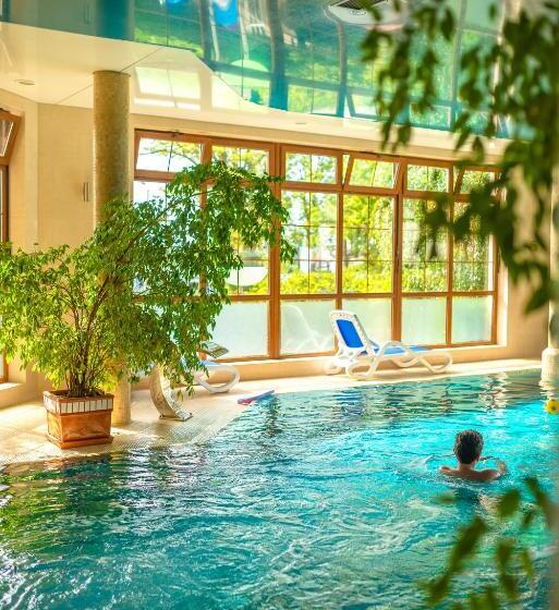 هتل Dworek Morski Spa & Wellness
