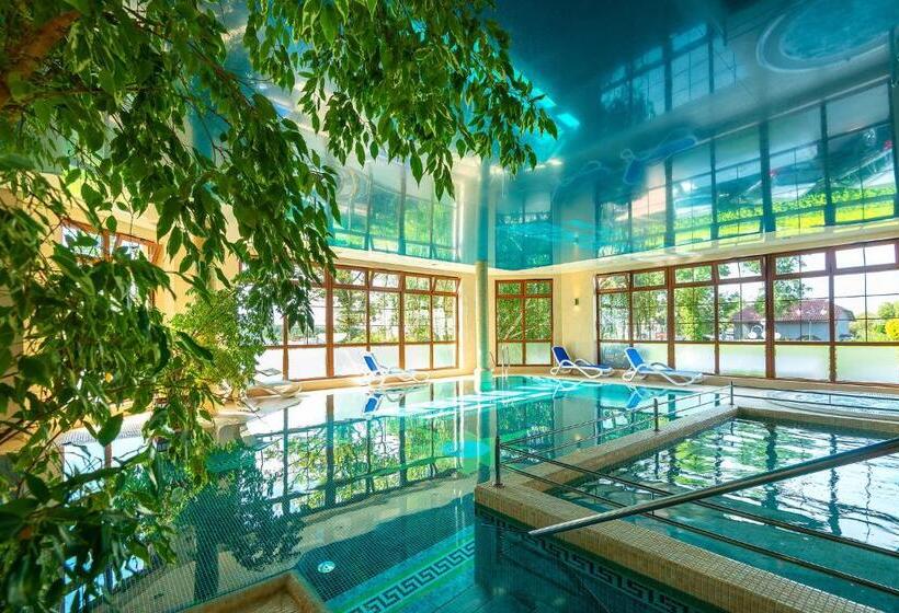 هتل Dworek Morski Spa & Wellness
