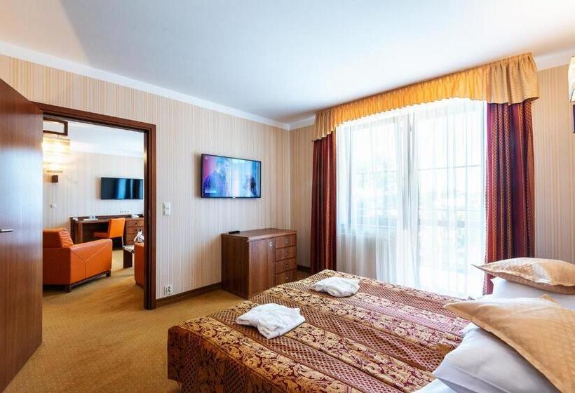 هتل Dworek Morski Spa & Wellness