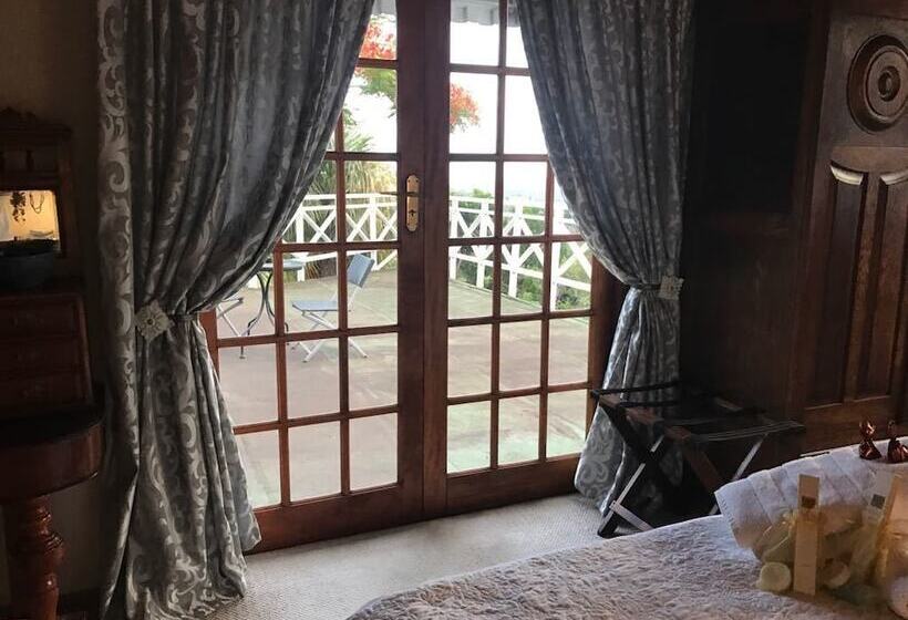 هتل Onthesummit Lodge & Conference Venue