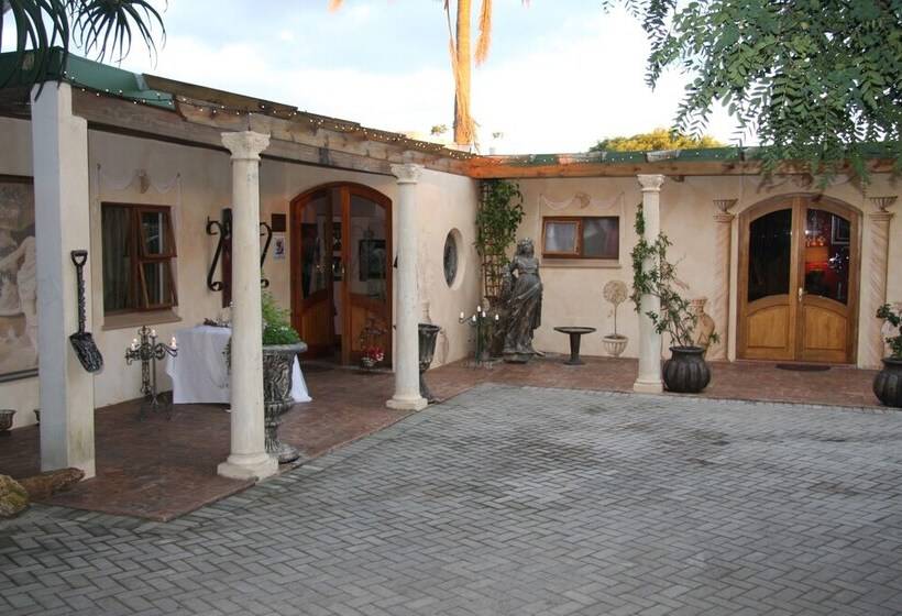 هتل Onthesummit Lodge & Conference Venue