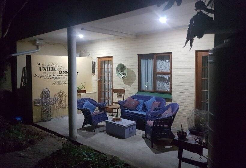 هتل Onthesummit Lodge & Conference Venue