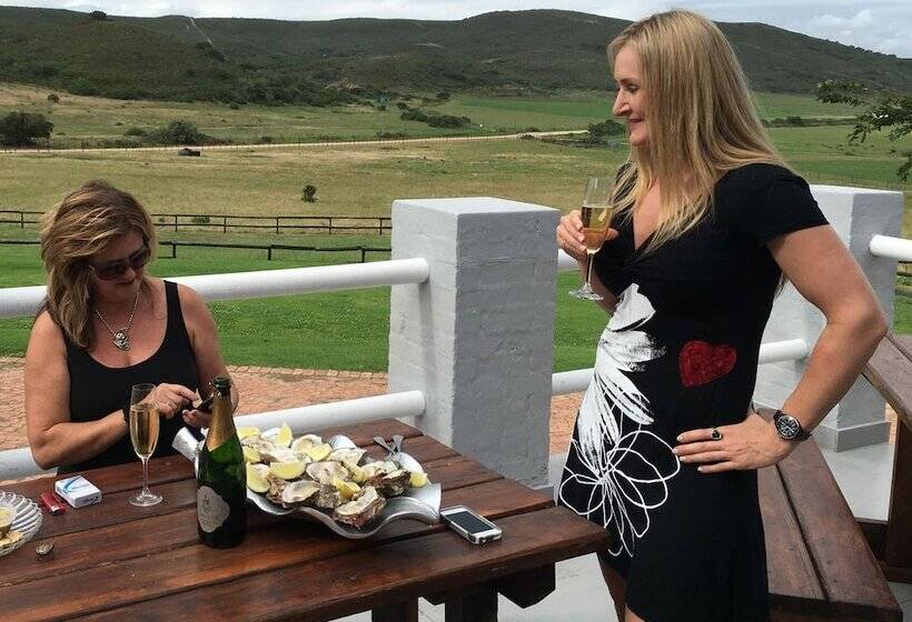 ホテル Outeniquabosch Lodge