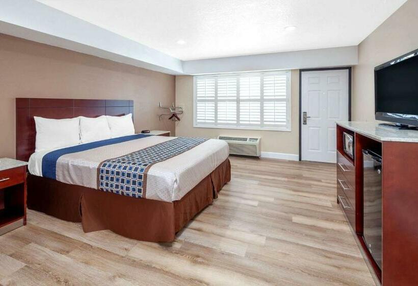 مُتل Travelodge By Wyndham Harbor City