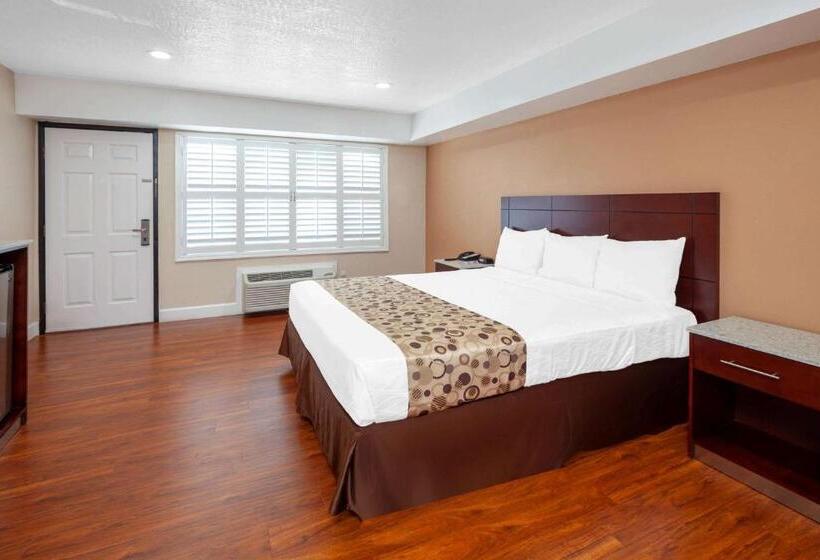 مُتل Travelodge By Wyndham Harbor City