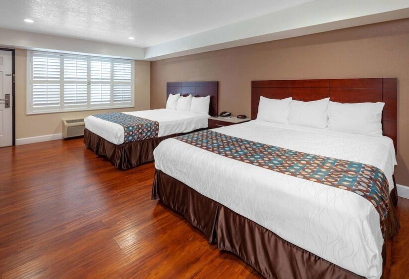 مُتل Travelodge By Wyndham Harbor City