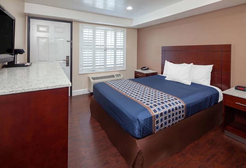 مُتل Travelodge By Wyndham Harbor City