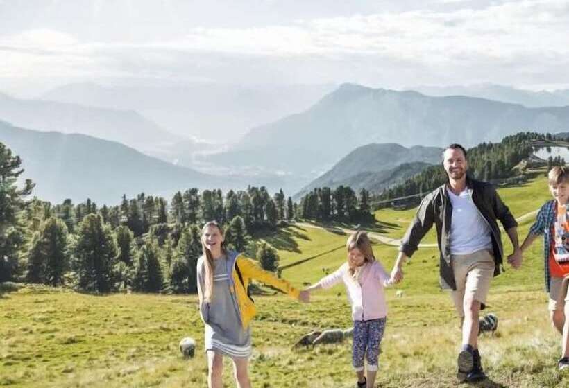 پانسیون Garni Bellaria