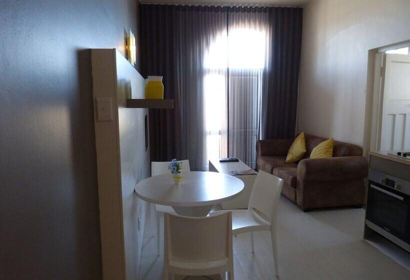 پانسیون The Hampton Exclusive Guest House