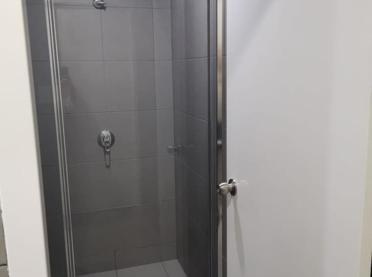 Perth City Backpackers Hostel   Note   Valid Passport Required To Check In