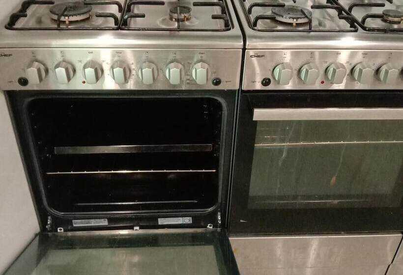 Perth City Backpackers Hostel   Note   Valid Passport Required To Check In