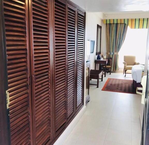 هتل Beach Luxury
