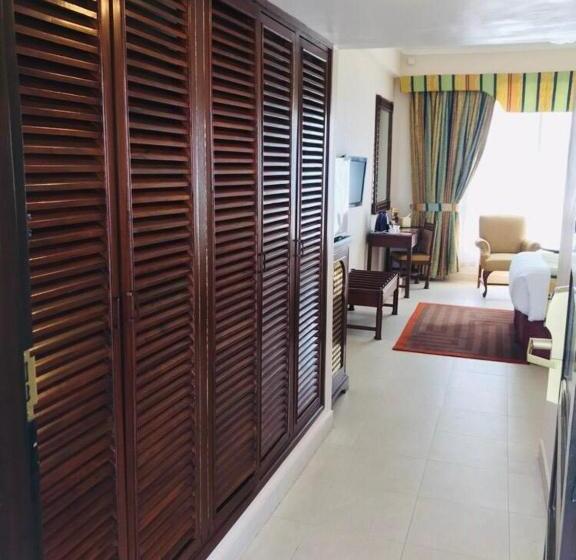 هتل Beach Luxury