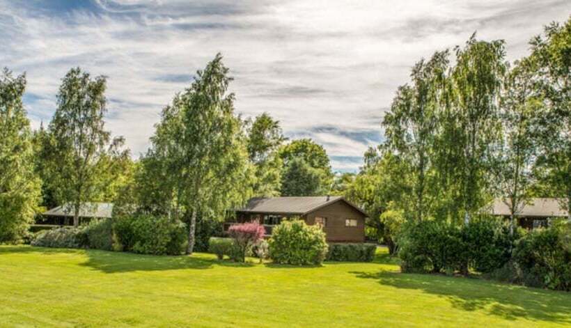 Отель Tongariro Lodge