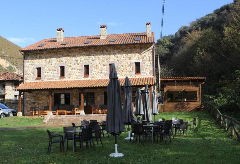 Albergue Cabrales   Hostel