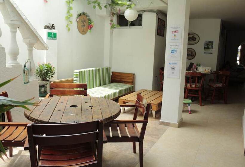 Casa Aparte Hostel