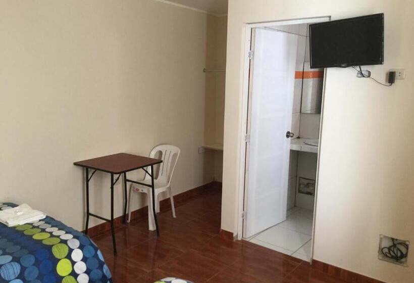 هاستل Paracas Backpackers House