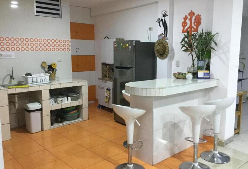 هاستل Paracas Backpackers House