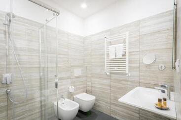 مسافرخانه Genova46 Suites & Rooms