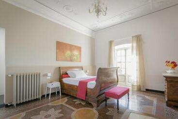 مسافرخانه Genova46 Suites & Rooms