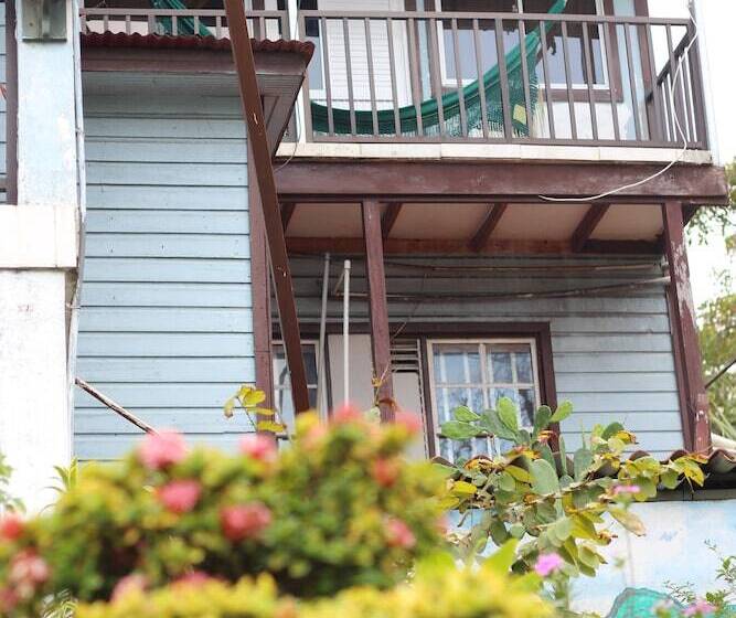 مسافرخانه Posada Nativa Miss Trinie