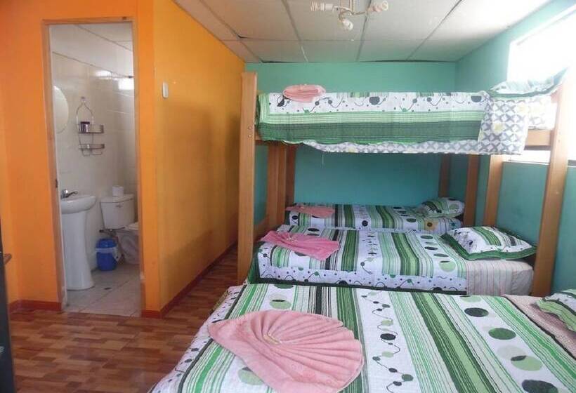 Hostel Yakumama Paracas