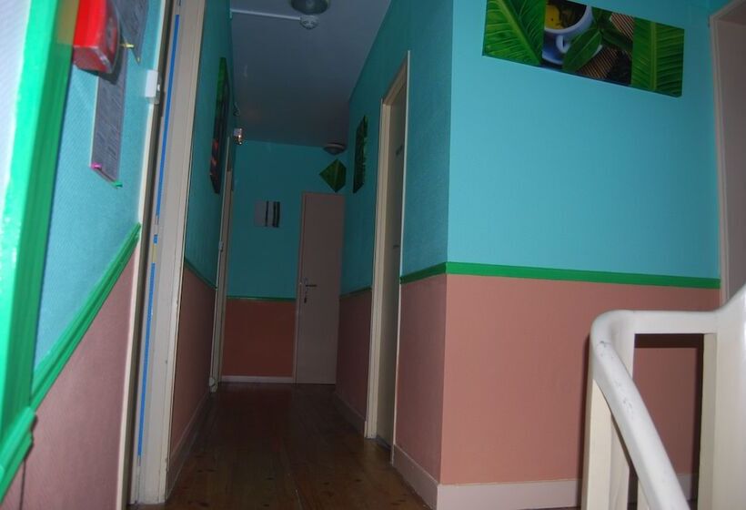 酒店 Hôtel Aux Amis Réunis