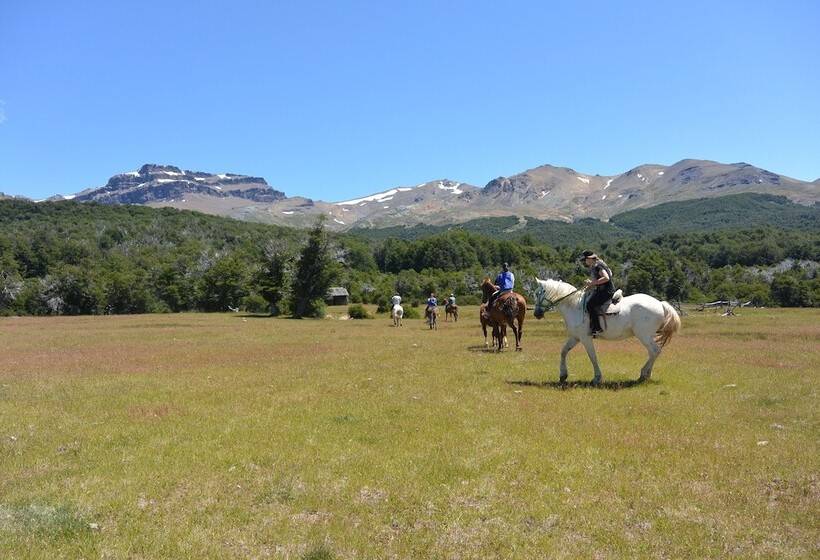 هتل Huemules Reserva De Montana