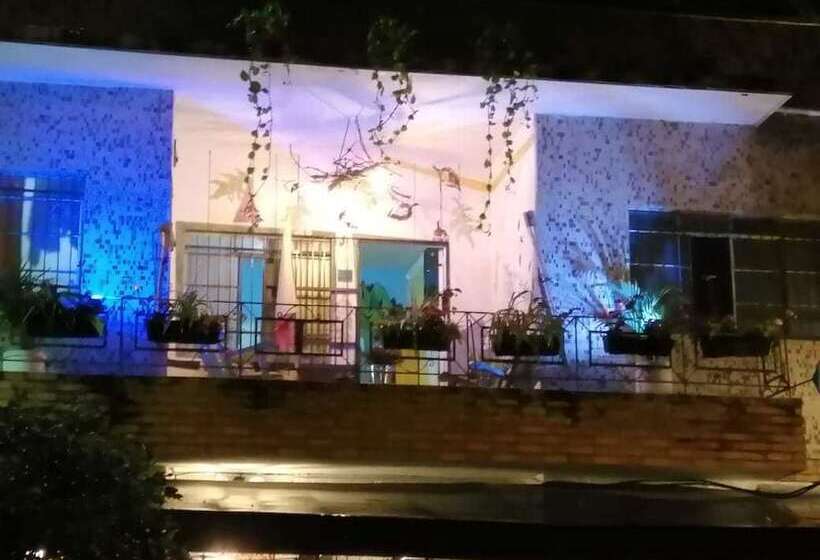 هتل Los Andes Hostel