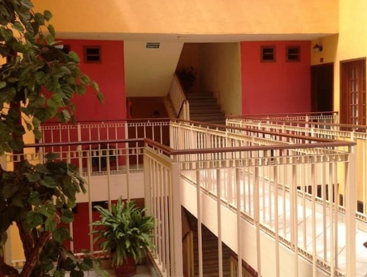 هتل Plaza Jardin