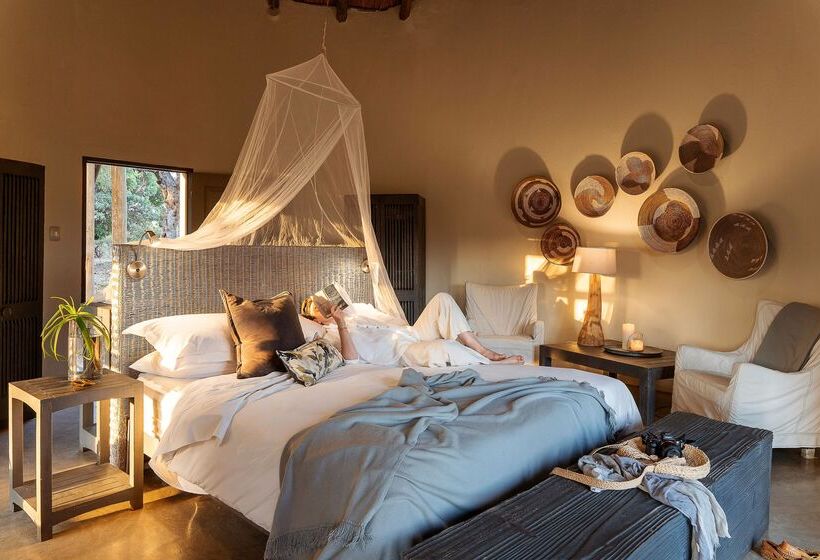 هتل Simbavati River Lodge
