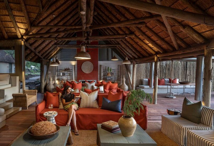 هتل Simbavati River Lodge