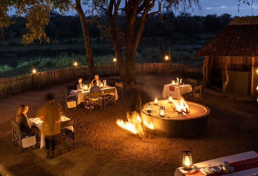 هتل Simbavati River Lodge