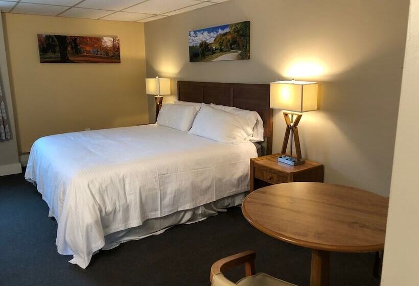 Clear River Inn