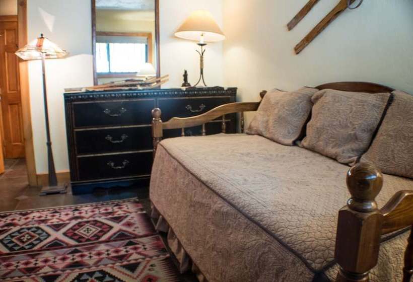 Columbine Condominiums By Cb Lodging